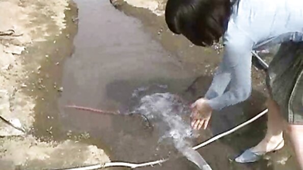 男は紫色のバイブレーターを使って日本のひよこの猫を濡らします 女性 の 為 の アダルト 動画