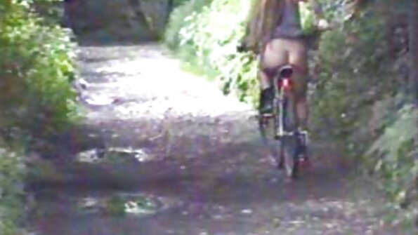 素晴らしいラティーナの雌犬は彼女のハンサムな継父に釘付けになります 女性 av 動画