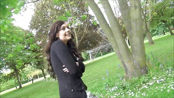 腰の小さいガールフレンドは異言と指を楽しむ 女の子 セックス 無料