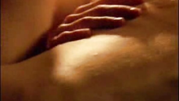 年上の男は友人の継娘のトリミングされた陰部に侵入します 女性 の ため の アダルト 動画