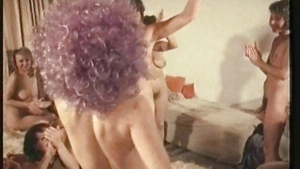 巻き毛のポルノスターキンバーデイは、大きなペニスによって彼女の濡れたおまんこに犯されました 無料 エロ 動画 女性