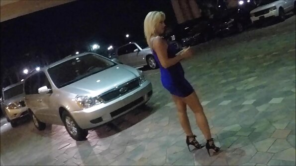 ホットブロンドは3Pで父と彼の息子に犯されています 女性 用 えっち な 動画