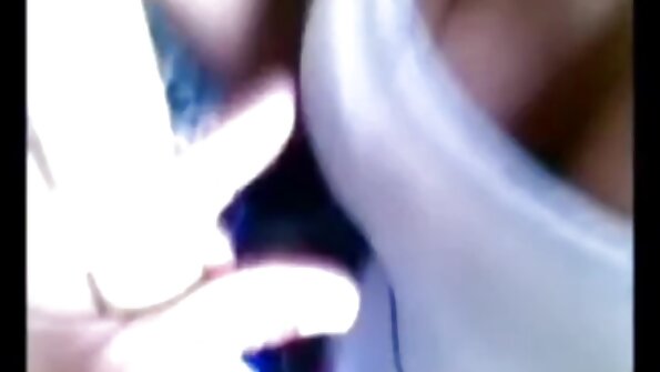 黒髪の熱い女性は彼女のひったくりの中にペニスを押し込まれています アダルト 動画 ラブラブ