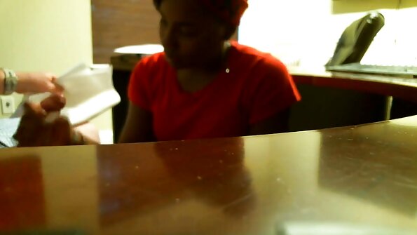 恋人assfucksはプールでブルネットと彼女のブロンドの友人にインクを塗った 素人 女性 ナンパ 動画