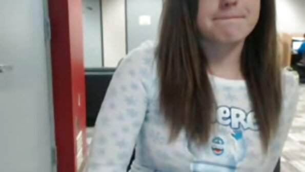 女の子は彼氏と喧嘩し、バーテンダーとのセックスで気分を盛り上げる エロ 動画 無料 女