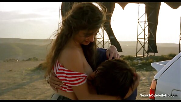 男性のストリッパーとのワイルドパーティーでのダンスとコックしゃぶり 無料 エロ 女性 用