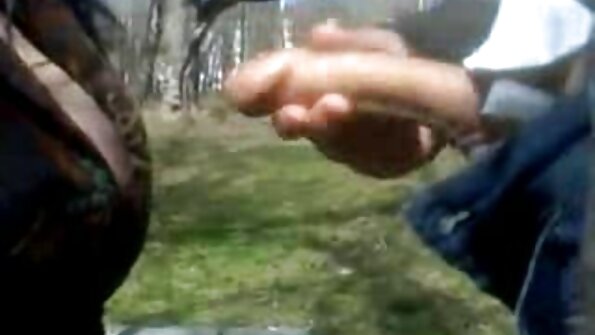 男は旧友を助け、彼女は屋外ファックで彼に返済します 無料 女性 専用 エロ 動画